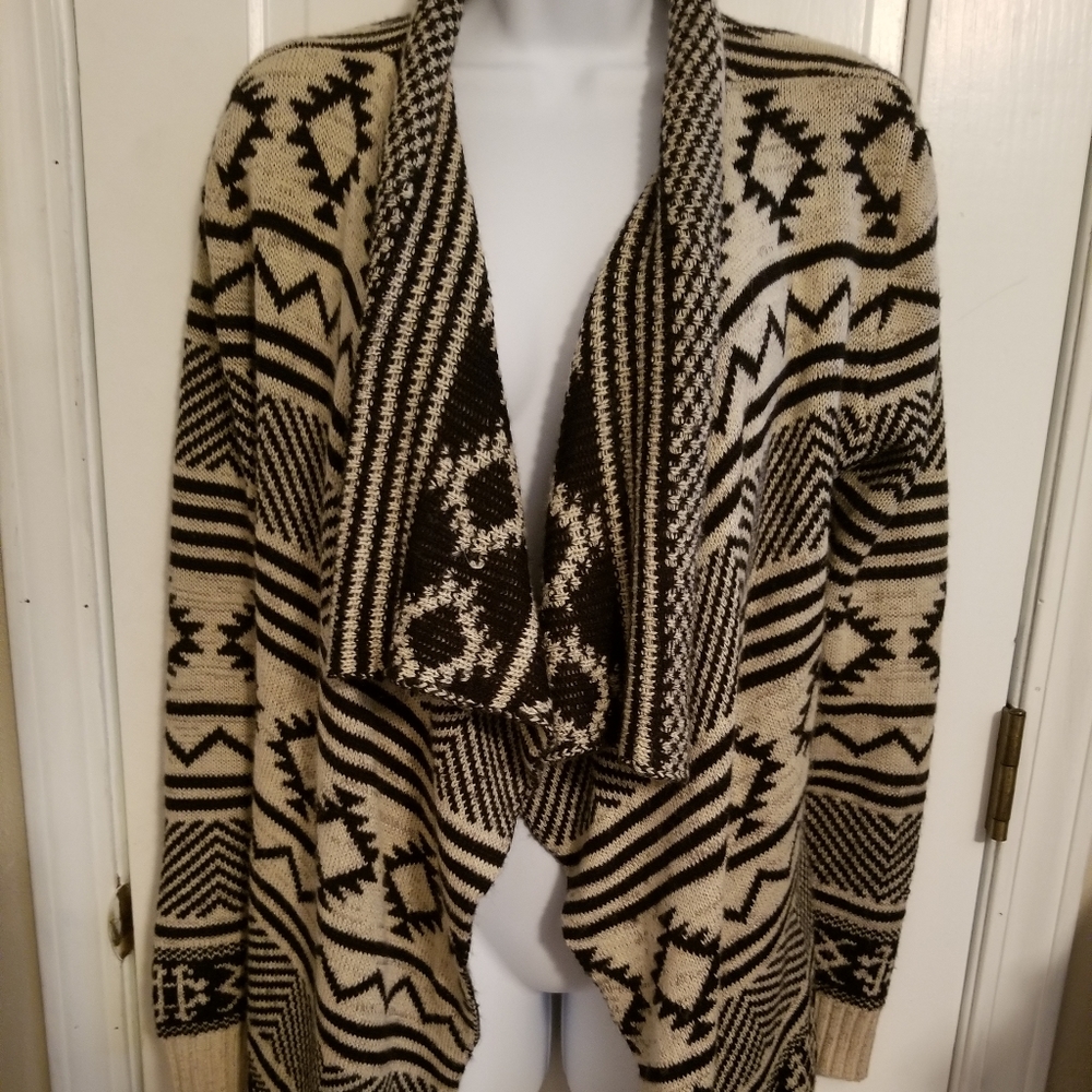 Drape font sweater